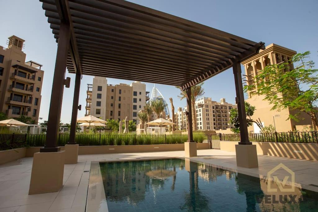 Veluxa - Luxury And Bright 1 Bedroom Apartment, Burj View! Dubái Exterior foto