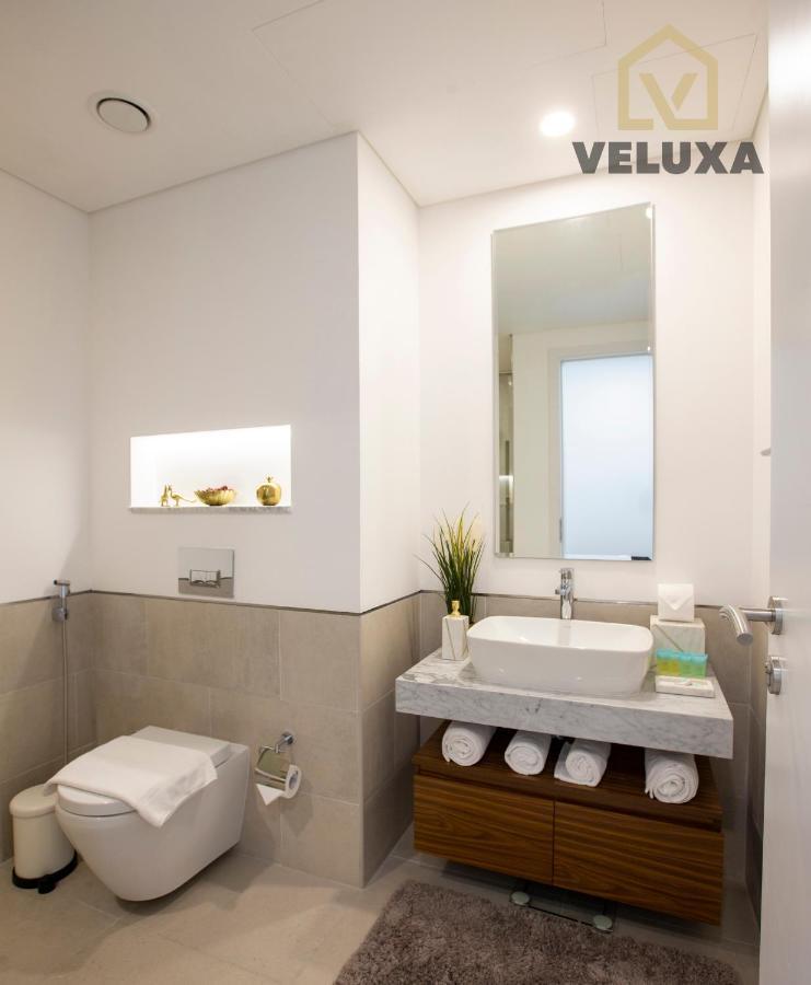 Veluxa - Luxury And Bright 1 Bedroom Apartment, Burj View! Dubái Exterior foto